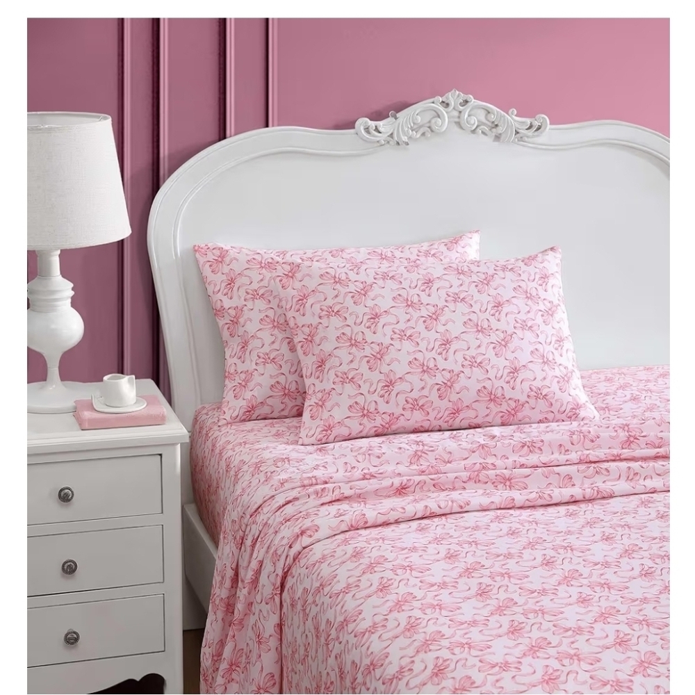 NWT Betsey Johnson Queen Duvet Set